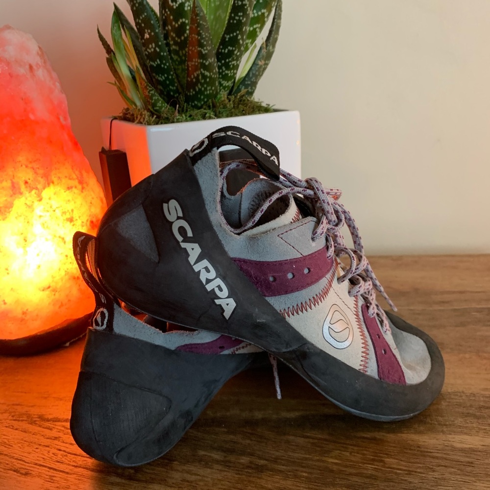 5M Women’s Scarpa Rock Climbing Shoes EUC